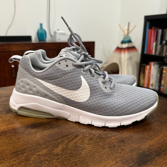Nike Other - Nike Air Max Motion LW sz 8.5